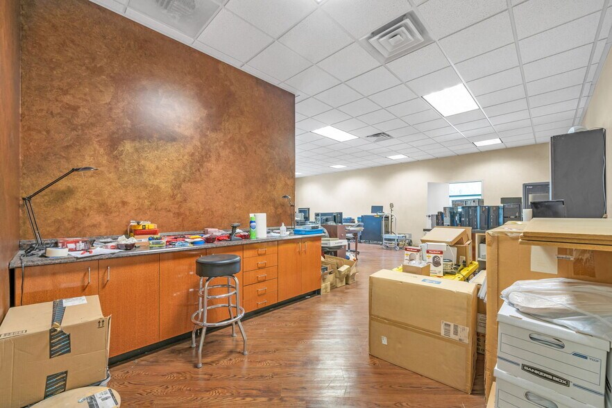 More Photos Of 1345 S Main St, Salt Lake City Freestanding For Lease