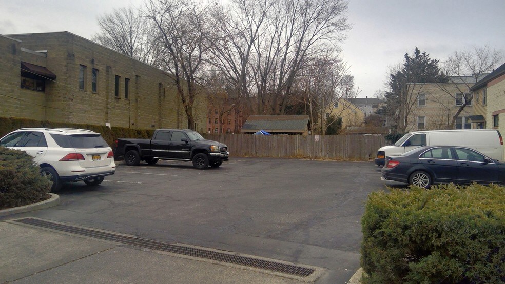More Photos Of 295 Midland Ave, Port Chester Freestanding For Lease