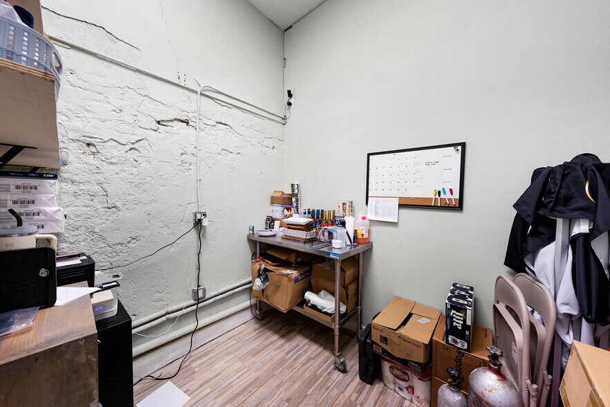 More Photos Of 223 Main St, Sulphur Springs Storefront For Lease