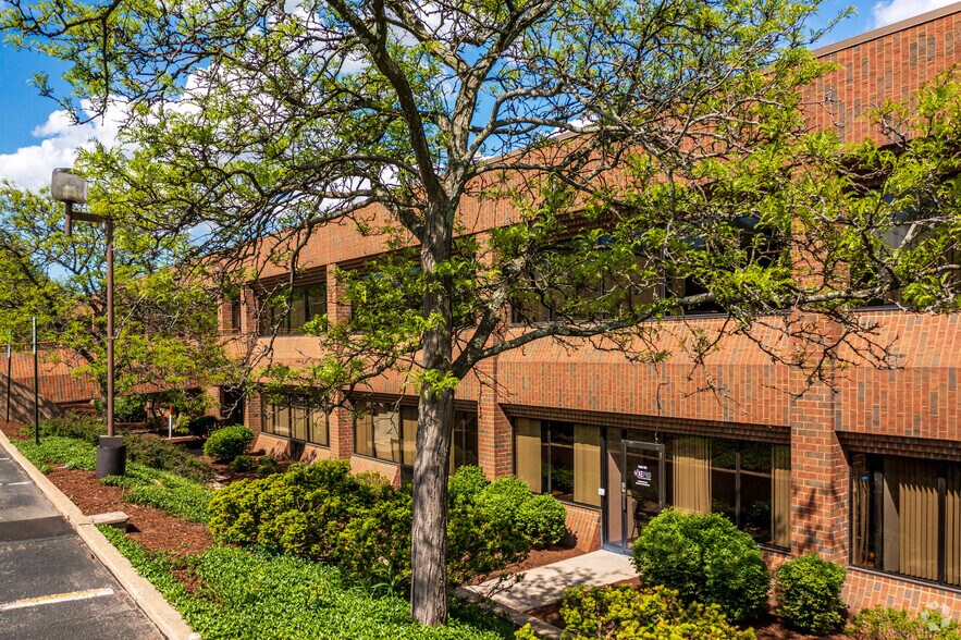 More Photos Of 5700 Lombardo Center, Seven Hills Office For Sale