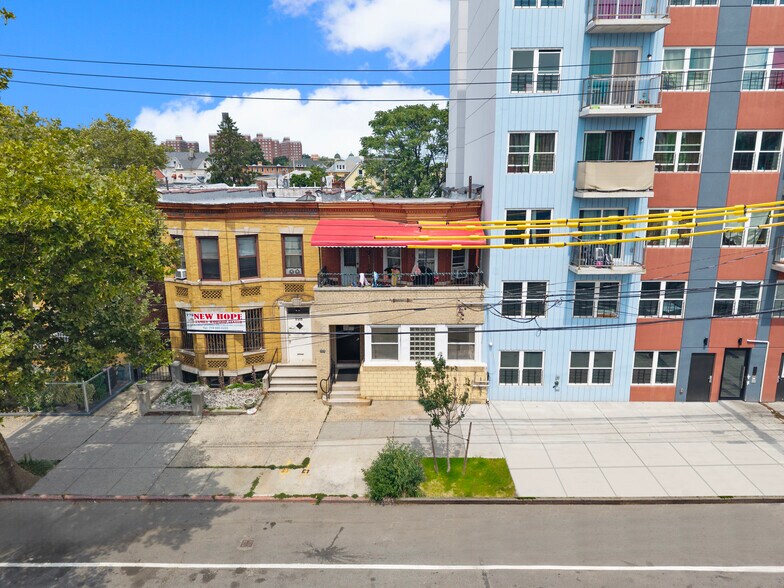 More Photos Of 777 Burke Ave, Bronx Storefront Retail Residential For Sale