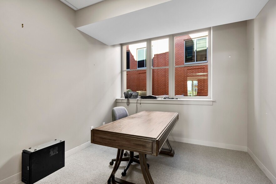 More Photos Of 22 Clinton Ave, Albany Office Residential For Sale