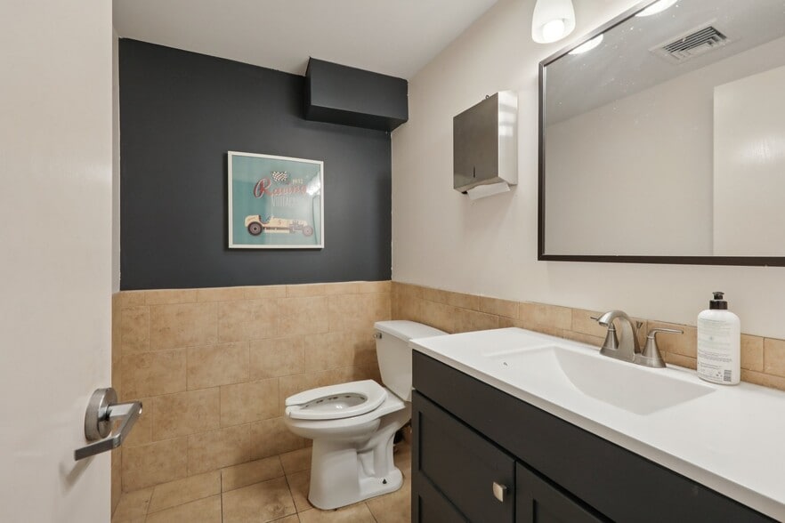 More Photos Of 7-9 Ridgefield, Ridgefield Park Flex For Lease