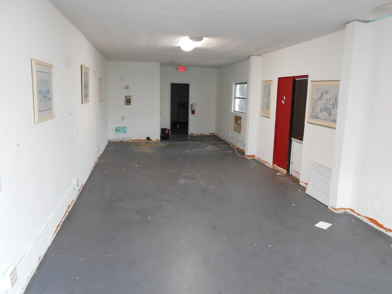 More Photos Of 2400 25th St N, Saint Petersburg Office For Sale
