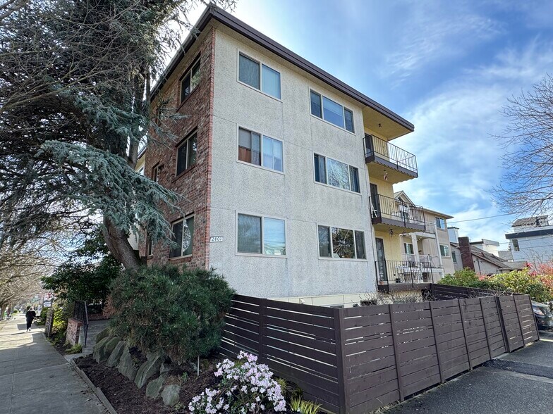 More Photos Of 2401 NW 63rd St, Seattle Apartments For Sale