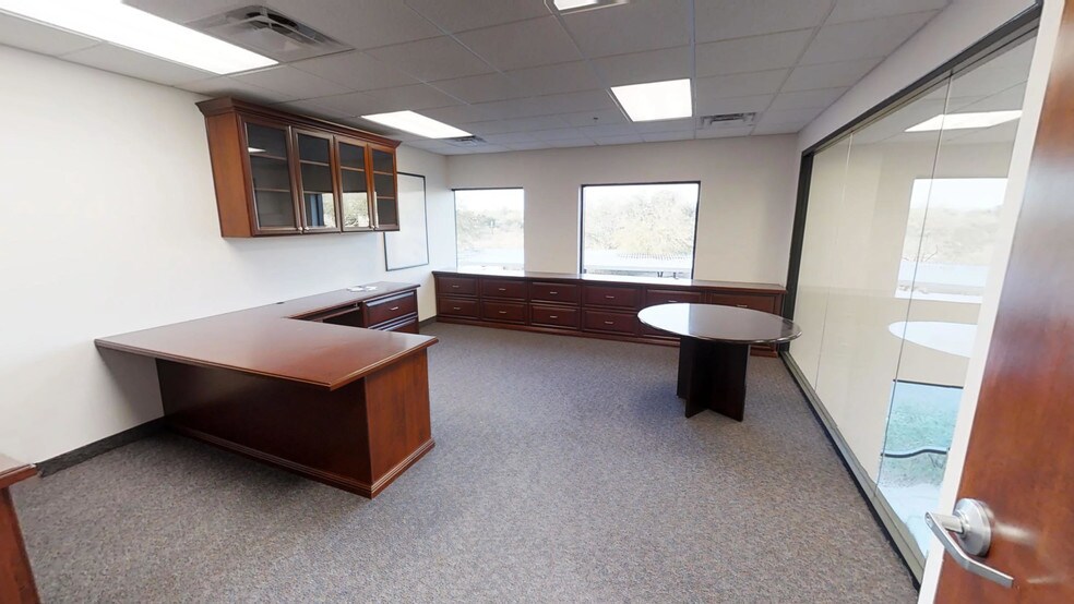 More Photos Of 16674 N 91st St, Scottsdale Flex For Sale