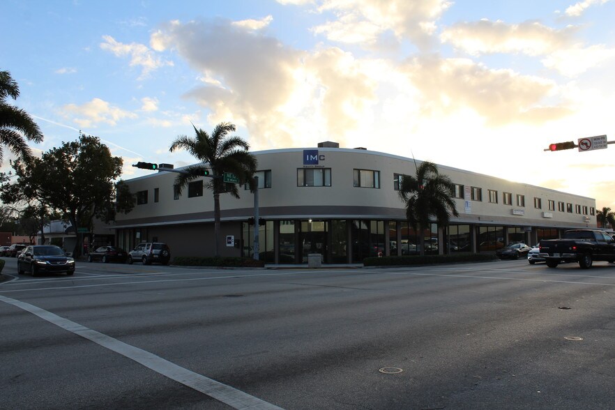 More Photos Of 656-696 NE 125th St, North Miami Office For Lease