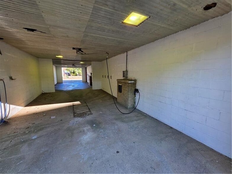 More Photos Of 110 E 2nd Ave, Tarentum Carwash For Sale