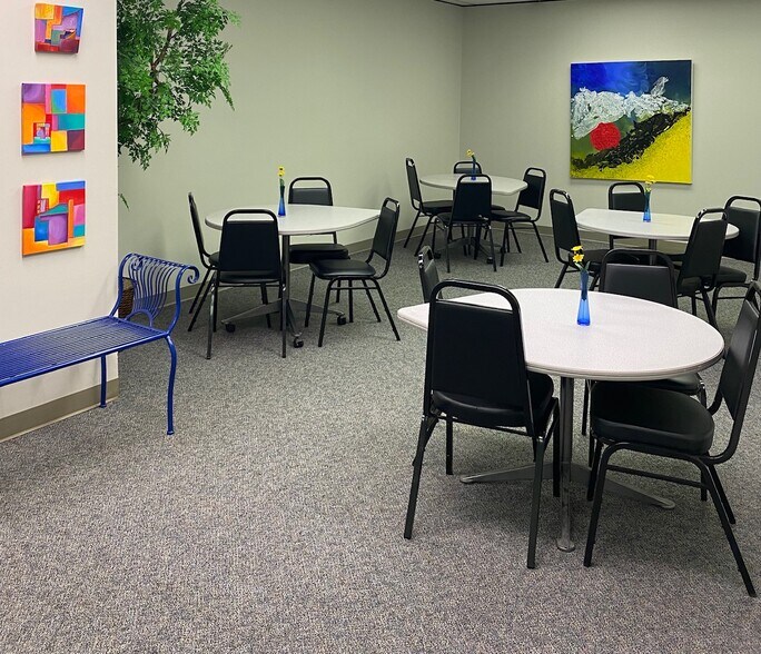 More Photos Of 300 Olive St, Texarkana Office For Lease