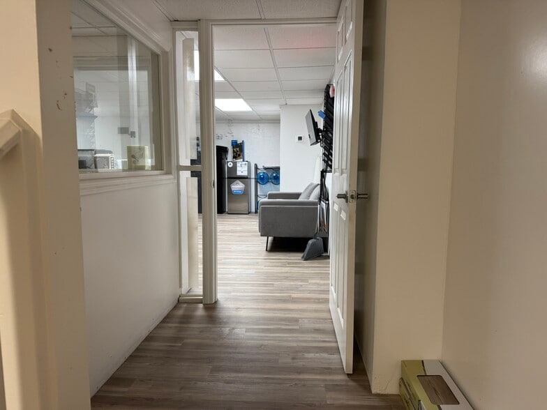 More Photos Of 2323 N State St, Bunnell Flex For Sale