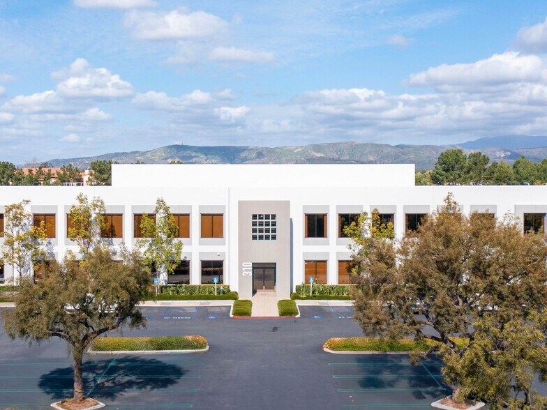 More Photos Of 200 Commerce Dr, Irvine Unknown For Lease