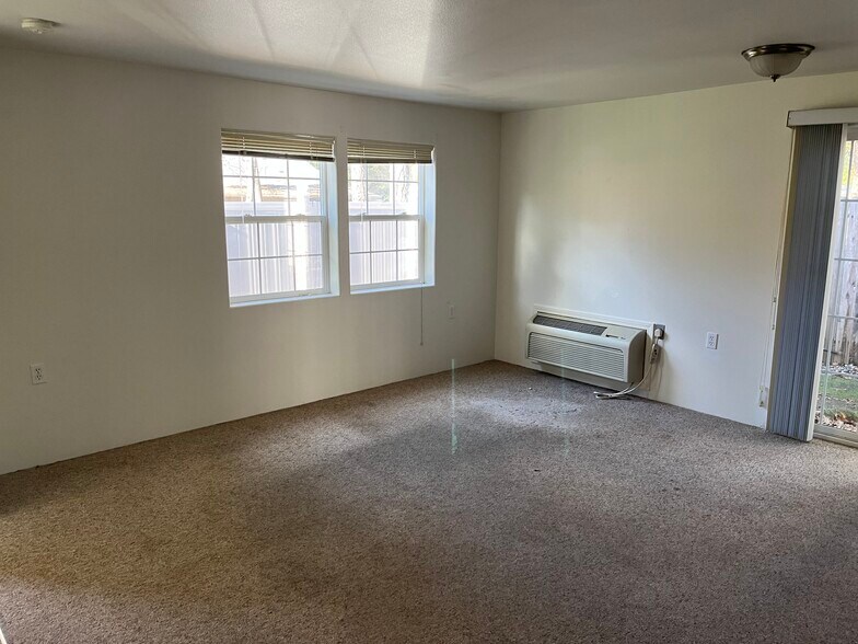 More Photos Of 117 N Junction Ave, Cave Junction Apartments For Sale