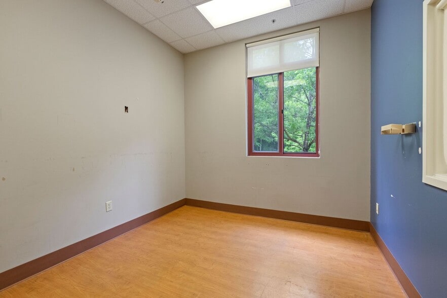 More Photos Of 1922 K M Wicker Memorial Dr, Sanford Medical For Lease