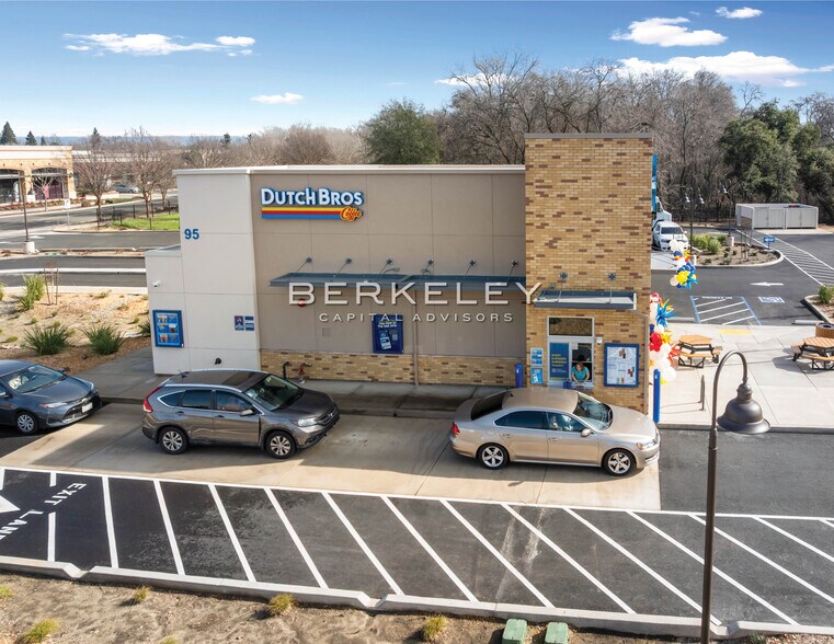 More Photos Of 95 Lincoln Blvd, Lincoln Fast Food For Sale