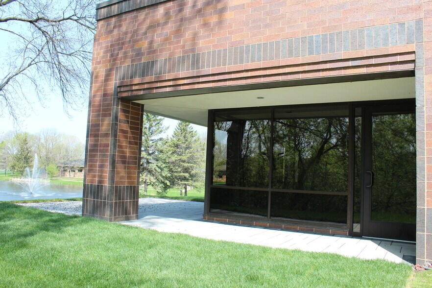 More Photos Of 12400 Portland Ave, Burnsville Office Residential For Lease