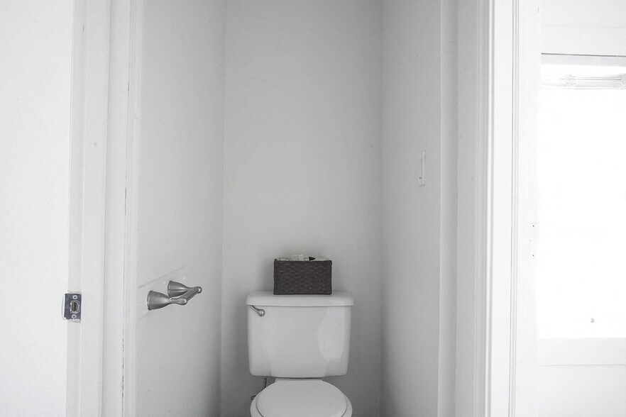 More Photos Of 701-711 E Pike St, Seattle Apartments For Sale