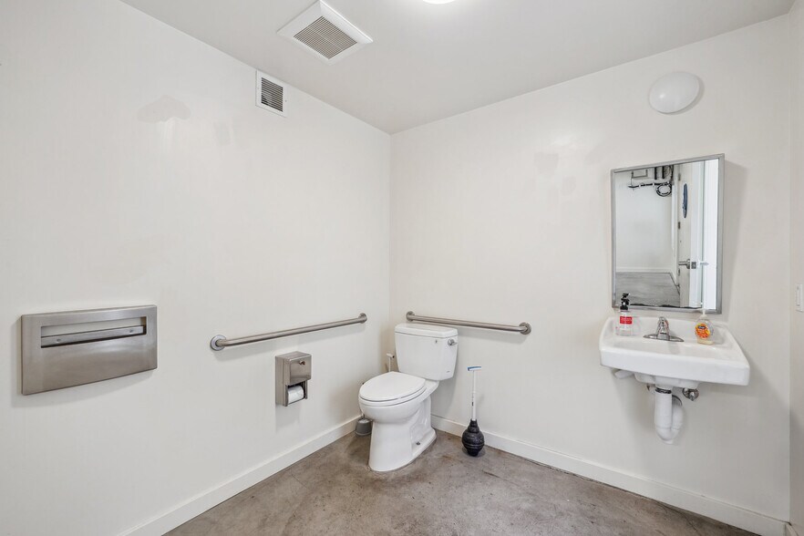 More Photos Of 607 Haight St, San Francisco Apartments For Lease