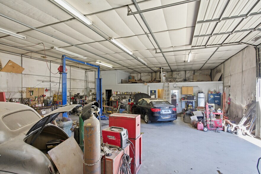 More Photos Of 1728 Old Central Rd, Central Industrial For Lease