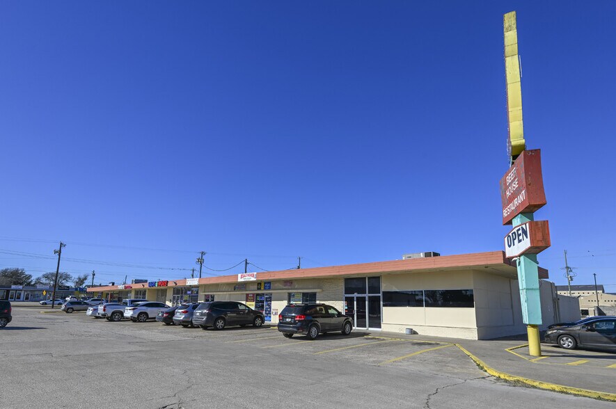 More Photos Of 3110-3160 Saturn Rd, Garland Unknown For Lease