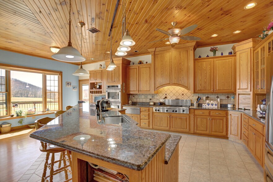More Photos Of 600 Airport Dr, Mifflintown Flex For Sale