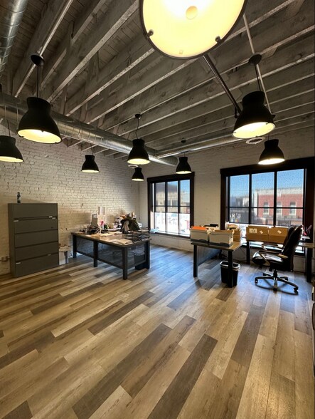 More Photos Of 108 N Main St, Crown Point Storefront Retail Office For Lease