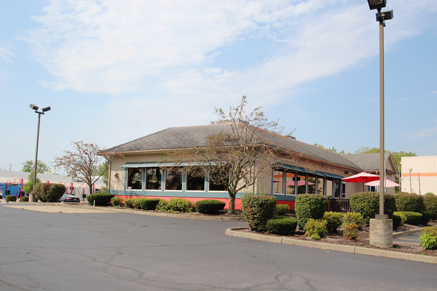 Primary Photo Of 4136 Pearl Rd, Medina Restaurant For Sale