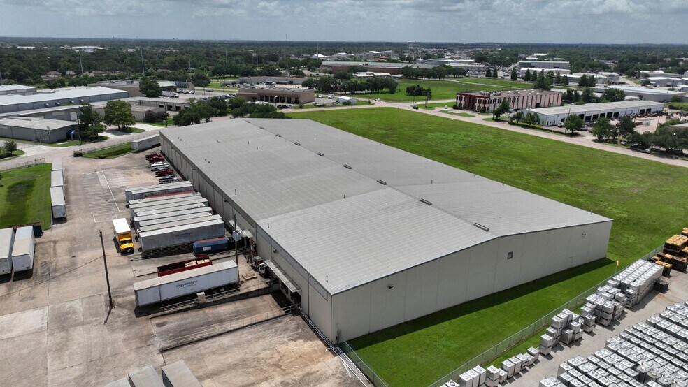 More Photos Of 5808 Berry Brook Dr, Houston Warehouse For Sale
