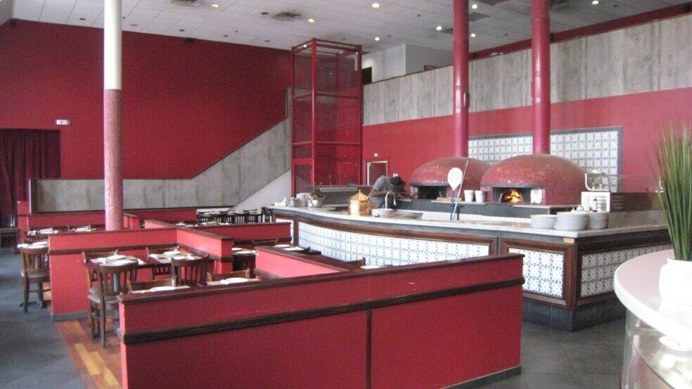 More Photos Of 24 Franklin Ave, Ridgewood Restaurant For Lease