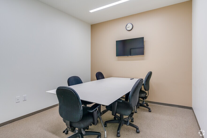 More Photos Of 800 W Chestnut Ave, Monrovia Office For Lease