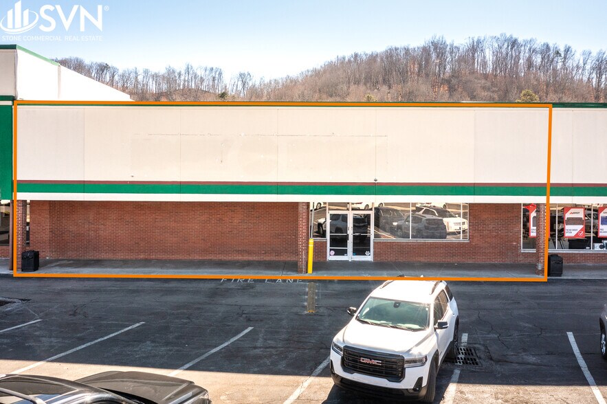 More Photos Of 1001-1029 Cumberland Falls Hwy, Corbin Storefront For Lease