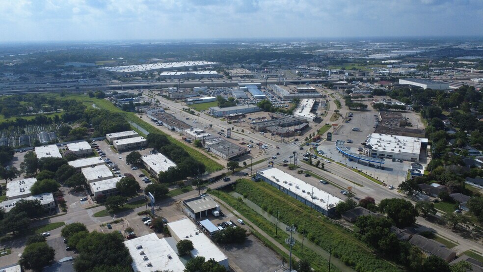 More Photos Of 11502 S Wilcrest Dr, Houston Storefront For Lease