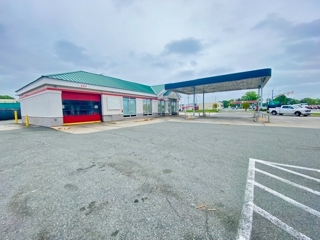 More Photos Of 812 England St, Ashland Service Station For Sale