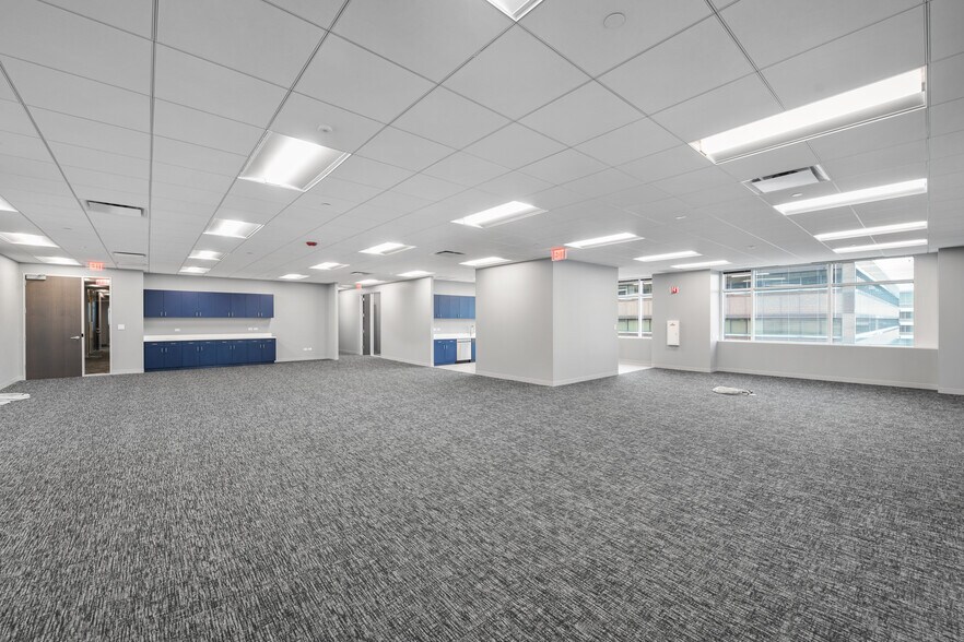 More Photos Of 9550 W Higgins Rd, Rosemont Office For Lease