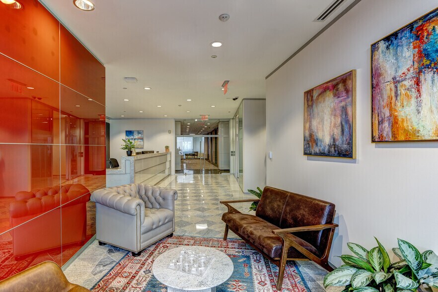 More Photos Of 700 Louisiana St, Houston Coworking Space