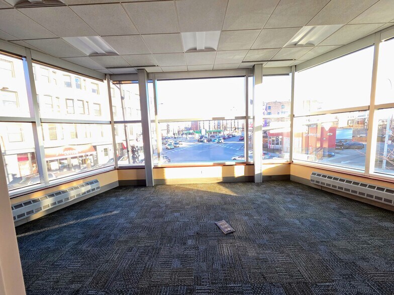 More Photos Of 1640 W Fullerton Ave, Chicago Bank For Lease
