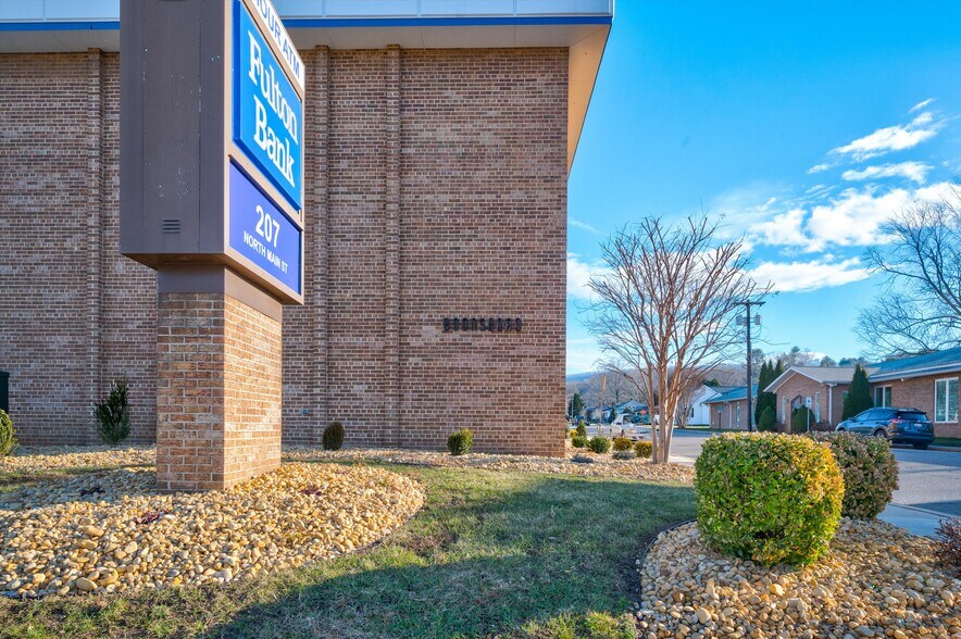 More Photos Of 207 N Main St, Boonsboro Office For Sale