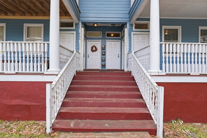 More Photos Of 309 W 41st St, Savannah Multifamily For Sale