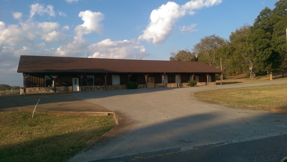 More Photos Of 5637 Highway 411, Benton Freestanding For Lease