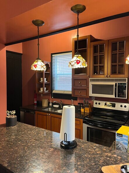More Photos Of 417 Georgia Ave, Chattanooga Office For Sale