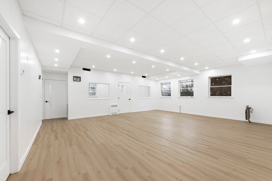 More Photos Of 15 Saint Pauls Ave, Staten Island Medical For Lease