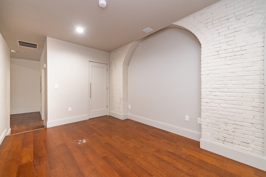 More Photos Of 33 Third Ave, Charlestown Apartments For Sale