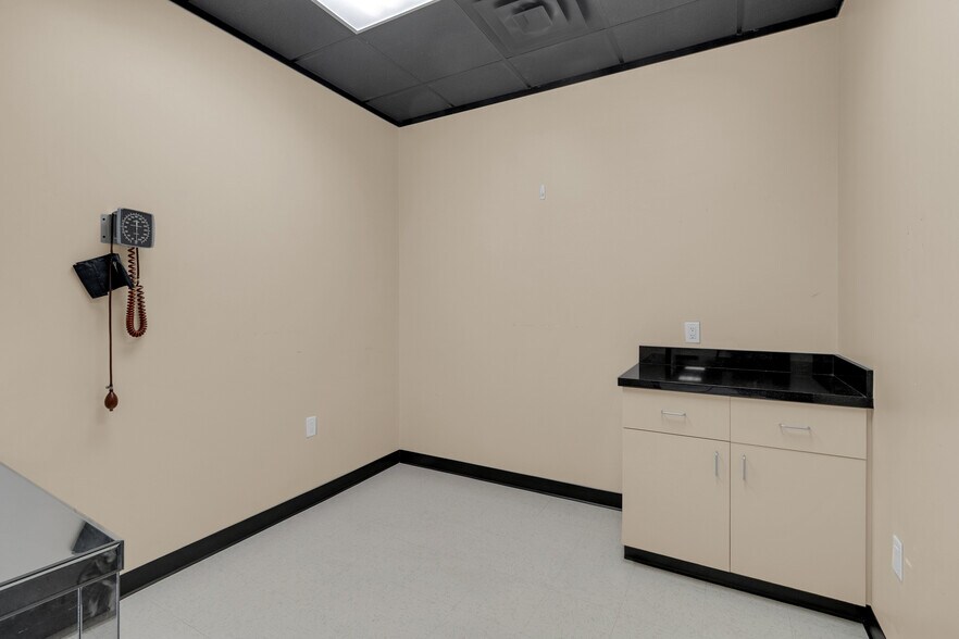 More Photos Of 1125 Cypress Station Dr, Houston Medical For Lease