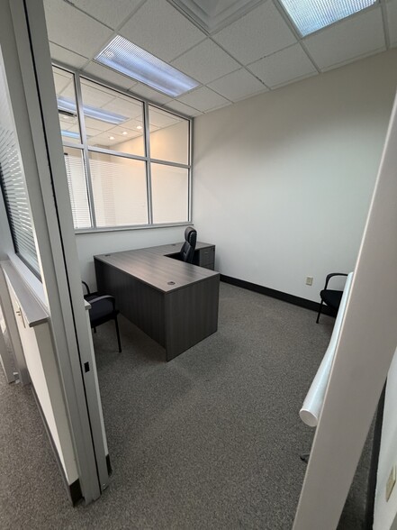 More Photos Of 33 Park Of Commerce Way, Savannah Medical For Lease