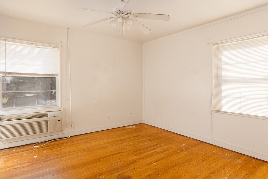 More Photos Of 104 E 5th St, Brady Office Residential For Sale