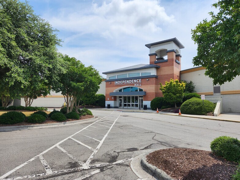 More Photos Of 3500 Oleander Dr, Wilmington Unknown For Lease