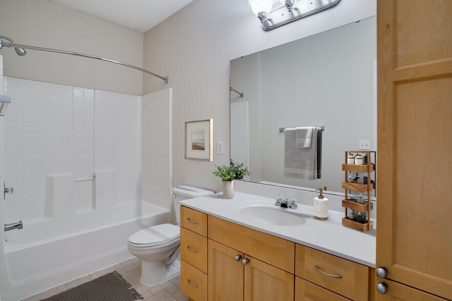 More Photos Of 1200 Greenfield Pl, O'Fallon Apartments For Sale