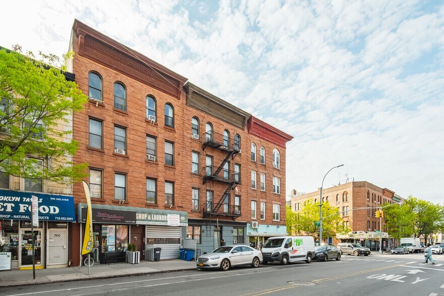 More Photos Of 750 Washington Ave, Brooklyn Apartments For Sale