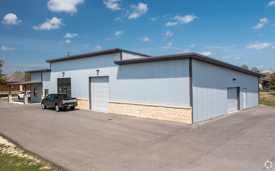More Photos Of 108-132 Enterprise Pky, Boerne Unknown For Lease