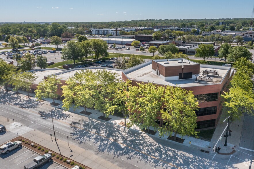 More Photos Of 400 E Court Ave, Des Moines Office For Lease