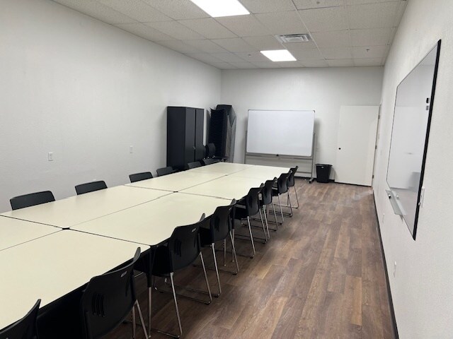 More Photos Of 127 W Main St, Ardmore Office For Sale